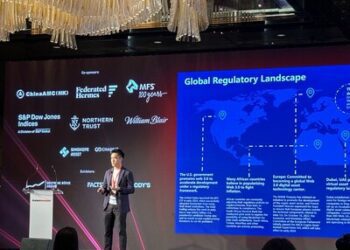 新火資管投資策略主管Tony Luk出席AsianInvestor峰會並發表主旨演講