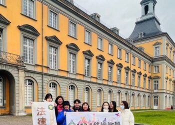 玄奘大學法律學系師生於112年11月3日至13日赴德國歐斯納布呂克大學Universität Osnabrück進行境外移地教學活動