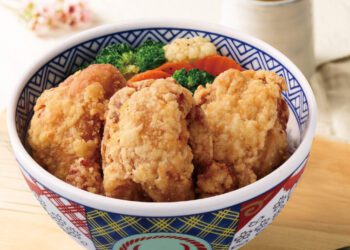 日本知名連鎖餐廳新菜單亮相 全新推出黑咖哩、唐揚雞系列