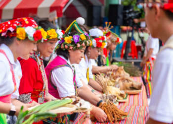 豐年祭現場大揭秘 張善政關切原住民文化傳承