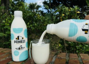 接地氣！「阿猴在地鮮乳」換新裝　阿猴城意象更在地