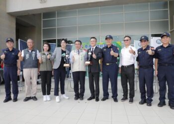 華友聯、宏佳騰捐贈20輛電動警用機車提升打擊犯罪效能