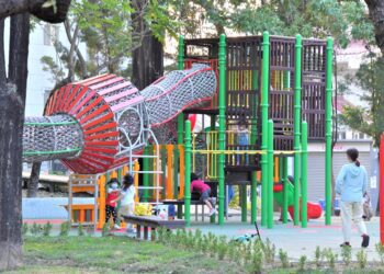 路竹公園番茄遊戲場　　大小朋友一起來翻樂