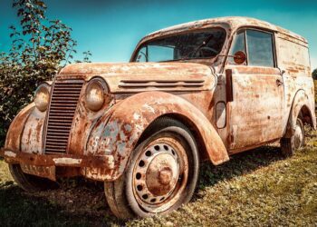 新竹棒球場怎麼了？竟被質疑用進口車價格打造國產等級的車輛 