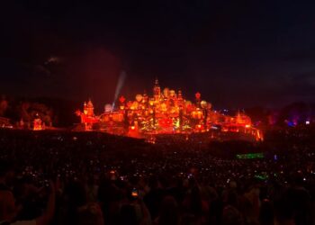 明日世界電子音樂節即將落幕？每日超過十萬觀眾現場狂歡！ 