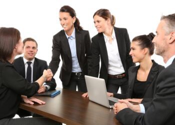 買車修車該找男業務還是女業務？網友們的答案居然一面倒 