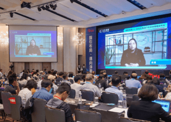 唐鳳：和護國神山群打造半導體資安標準！