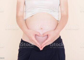 夫妻瘋狂炒菜四年還是無法懷孕？醫師檢查才發現竟然都是用＂肛＂的！ 