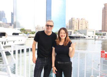 漾新聞|高閔琳陪同霍夫曼攜黃色小鴨現身DOUBLE Duck秀歡樂