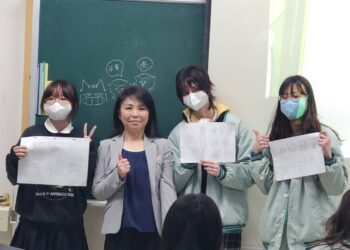 漾新聞|日本「美少女戰士」原畫師在中華藝校 國際動漫大師-淺井香織入校直接教你畫漫畫