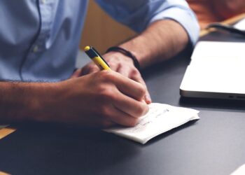 中國失業率逐漸增高？大學生畢業沒工作 中壯年也陸續被炒魷魚 