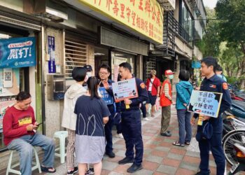 前進社區/北市保大警攜手松山介壽里反詐宣導 守護銀髮族荷包!