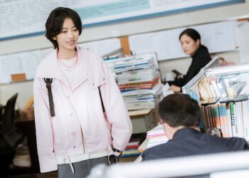 周雨彤《180天重啟計劃》分飾兩角快分裂 怨指導演連拐帶騙