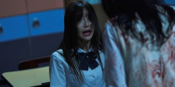 《咒你》偶像女團黑化大集合 STAYC裴秀珉身體90度彎折 中邪模樣嚇壞觀眾