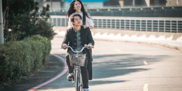 《啵me之我的青春住了鬼》釋出前導預告！邵雨薇、初孟軒單車兜風畫面太美藏血淚