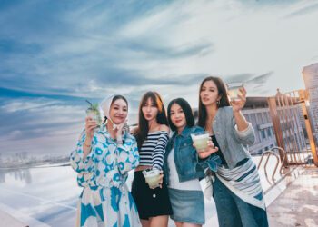 《驚奇旅明星》首播告捷！曾莞婷媽媽也羨慕 苗可麗狂賀謝支持！