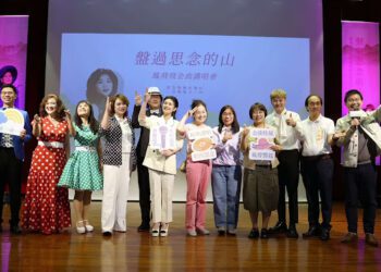 帽子天后鳳飛飛迎72歲冥誕 《盤過思念的山》講唱會動容