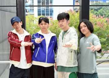 黃韻玲之子沈裕紘組「浪漫里」唱出世代浪漫　