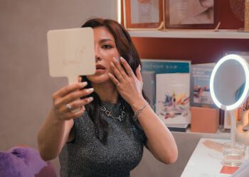 《整形過後》前導預告公開！艾怡良成「最美媽媽桑」 揭「美麗病」殘酷代價