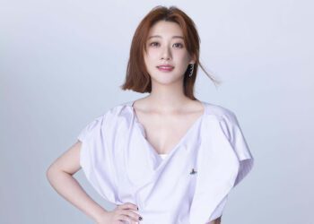 林逸欣一人分飾兩角合奏韋瓦第名曲《夏》 逼真度高被誤認雙胞胎再掀話題