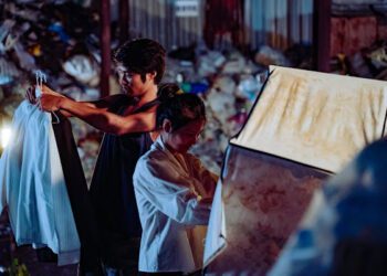 潘綱大約柯泯薰垃圾山浪漫約會 蟑螂老鼠成「電燈泡」滿地跑