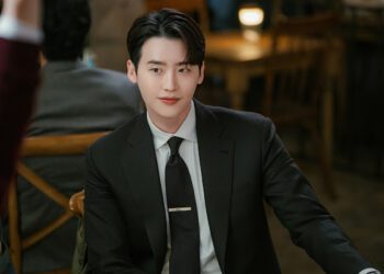 李鍾碩盛讚「女友螢幕弟弟」姜有皙人氣旺 《瑞草洞》成IU家庭聚會現場