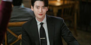 李鍾碩盛讚「女友螢幕弟弟」姜有皙人氣旺 《瑞草洞》成IU家庭聚會現場