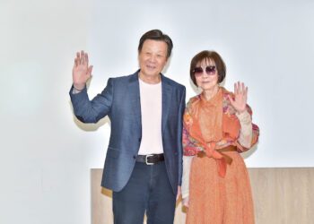 歸亞蕾、寇世勳化身「古怪老人」！《拾光》殺青記者會曝醫院公路奇幻旅程