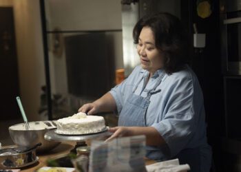 鍾欣凌《拜六禮拜》當小三遭爸痛罵  戲外唐三藏念經開導女兒