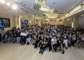 《黑白原來是真的》特映會粉絲爆滿　葛兆恩、紀成澔68秒公園吻戲掀粉絲尖叫潮